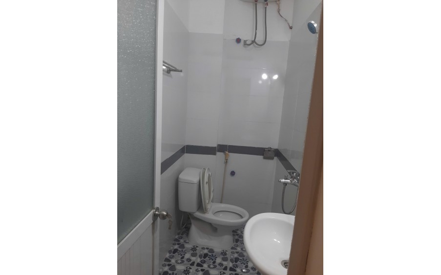 Cho thuê Ở NHÓM 6 NGƯỜI, VP, GĐ nhà ngõ 1 Bùi Xương Trạch, 4 tầng, 50m2, 4 ngủ, 15 Triệu